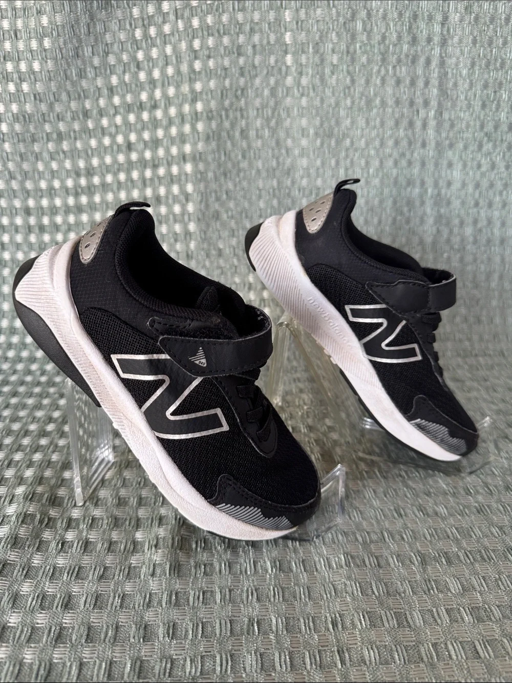 New Balance Kids 545V1 DynaSoft Running Shoes Black/White/Silver Size 11